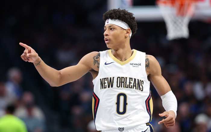 替补火力点！新秀费尔斯半场8中6高效拿下17分 首节独得12分